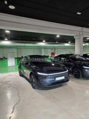 Автомобиль с номером LА, МО / Погранвойска