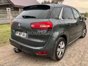 Автомобиль с номером FР967NА, МО / Погранвойска