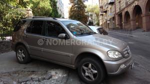 Автомобиль с номером D30001А, МО / Погранвойска