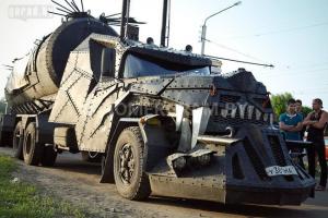Автомобиль с номером Y381МА, МО / Погранвойска