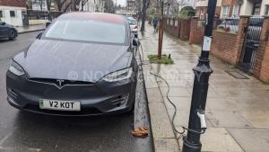 Автомобиль с номером V2КОТ, МО / Погранвойска