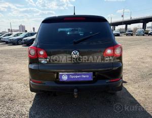 Автомобиль с номером D90QWRА, МО / Погранвойска