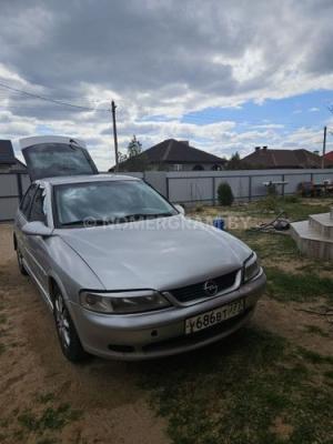 Автомобиль с номером Y6868Т77, г. Минск