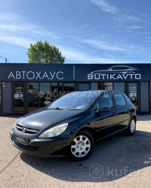 Автомобиль с номером DWКА000, МО / Погранвойска