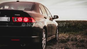 Фото R