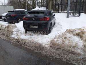 Автомобиль с номером Y737СА799, МО / Погранвойска